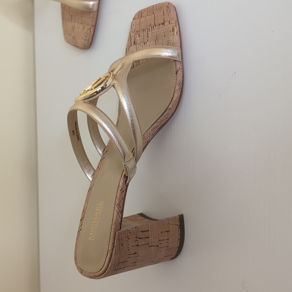 Michael Kors 8.5 Gold Heeled Sandals, NEW - Picture 7 of 11